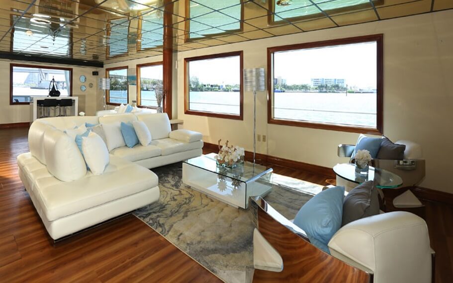 South Beach Lady Yacht